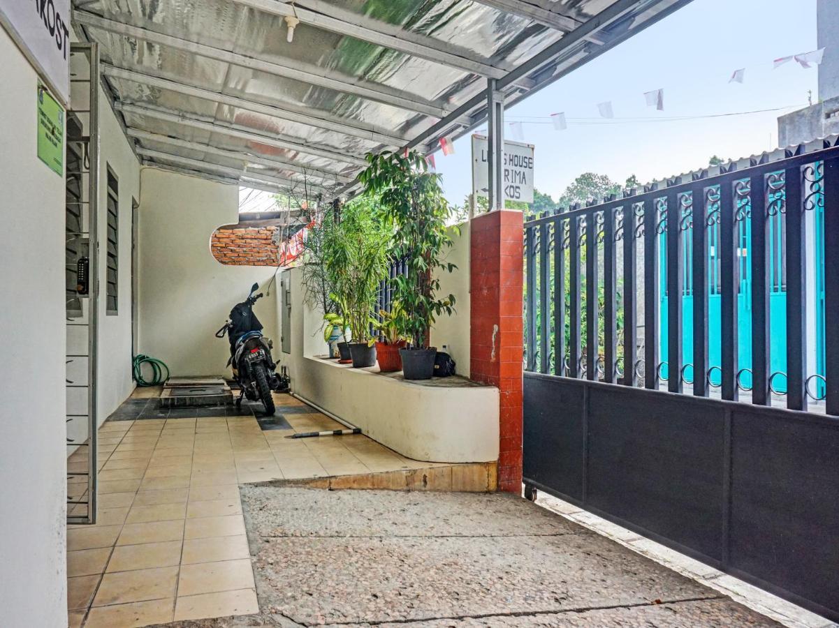 Oyo 91658 Luci'S House Hotel Джакарта Екстериор снимка