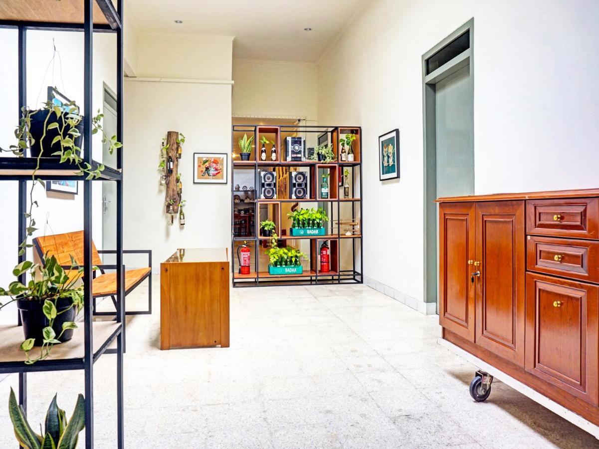 Oyo 91658 Luci'S House Hotel Джакарта Екстериор снимка