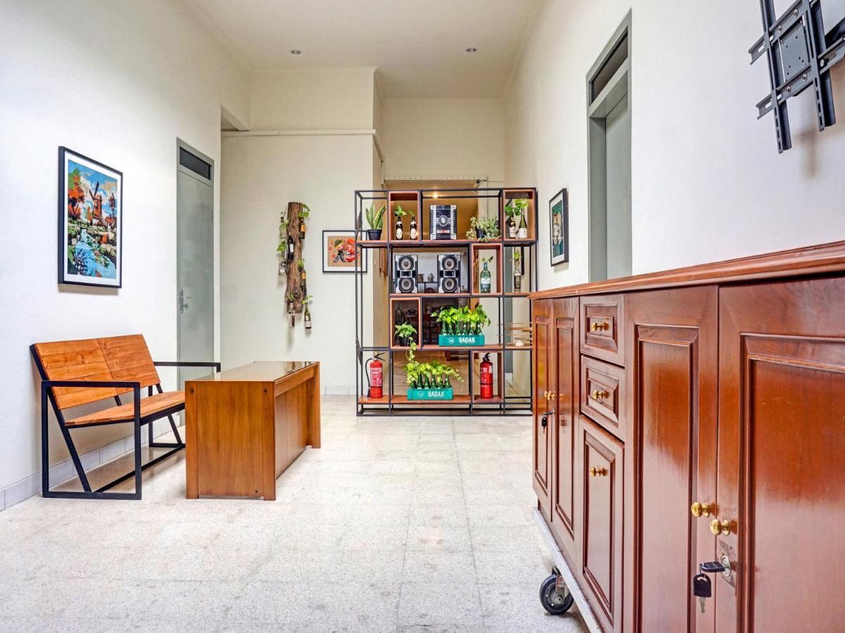 Oyo 91658 Luci'S House Hotel Джакарта Екстериор снимка