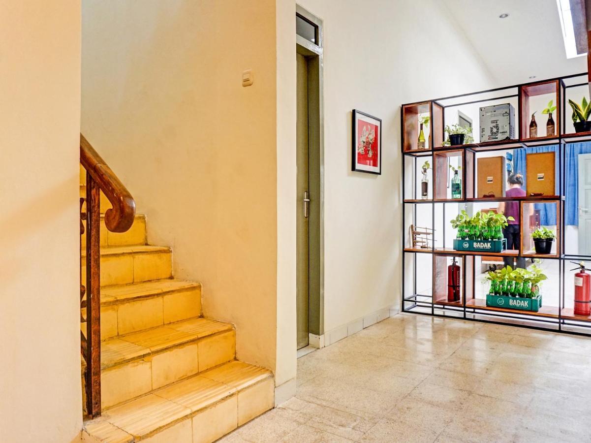 Oyo 91658 Luci'S House Hotel Джакарта Екстериор снимка
