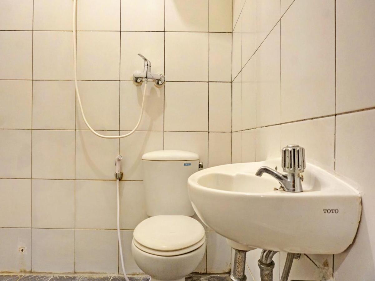 Oyo 91658 Luci'S House Hotel Джакарта Екстериор снимка