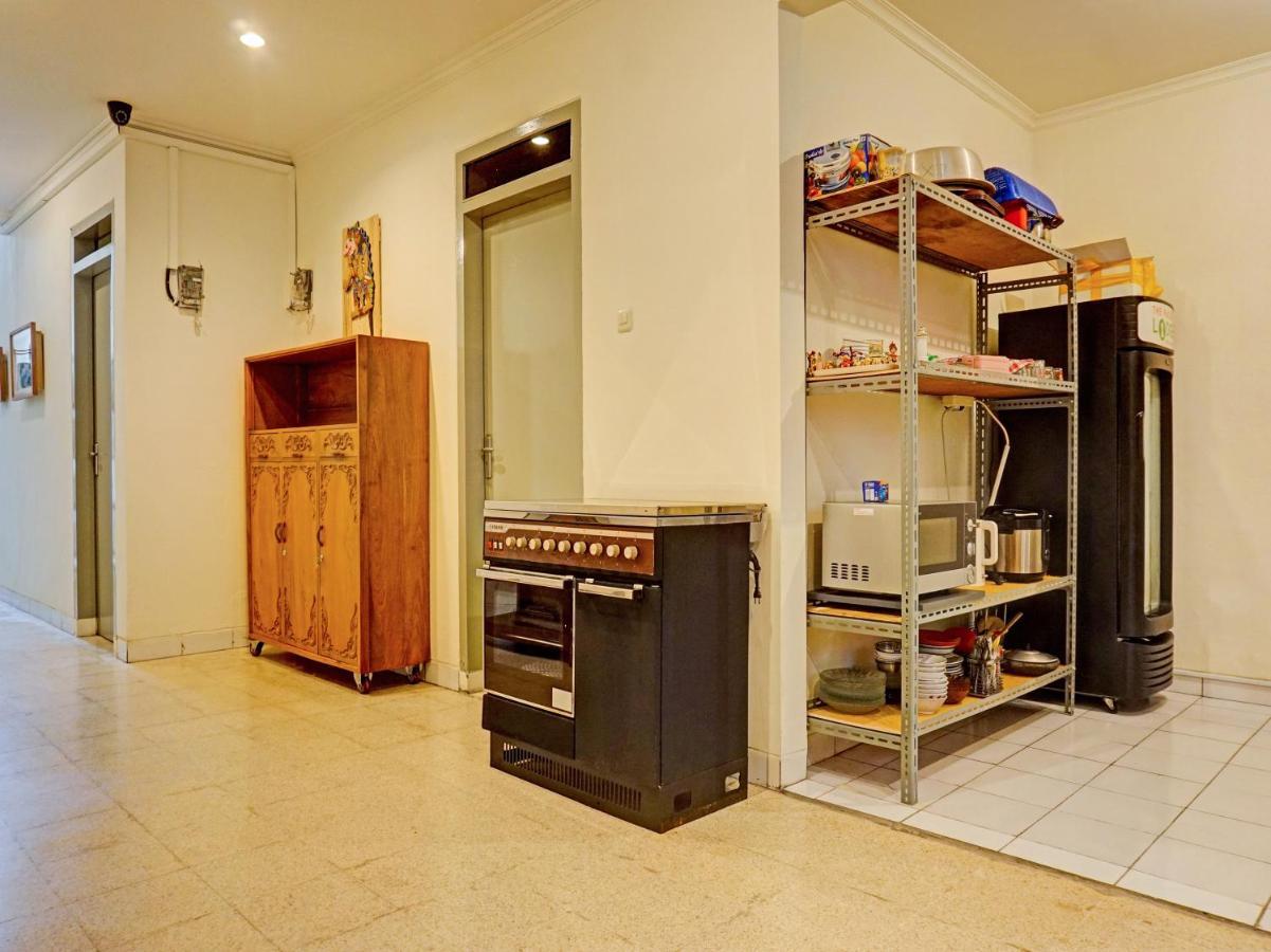 Oyo 91658 Luci'S House Hotel Джакарта Екстериор снимка